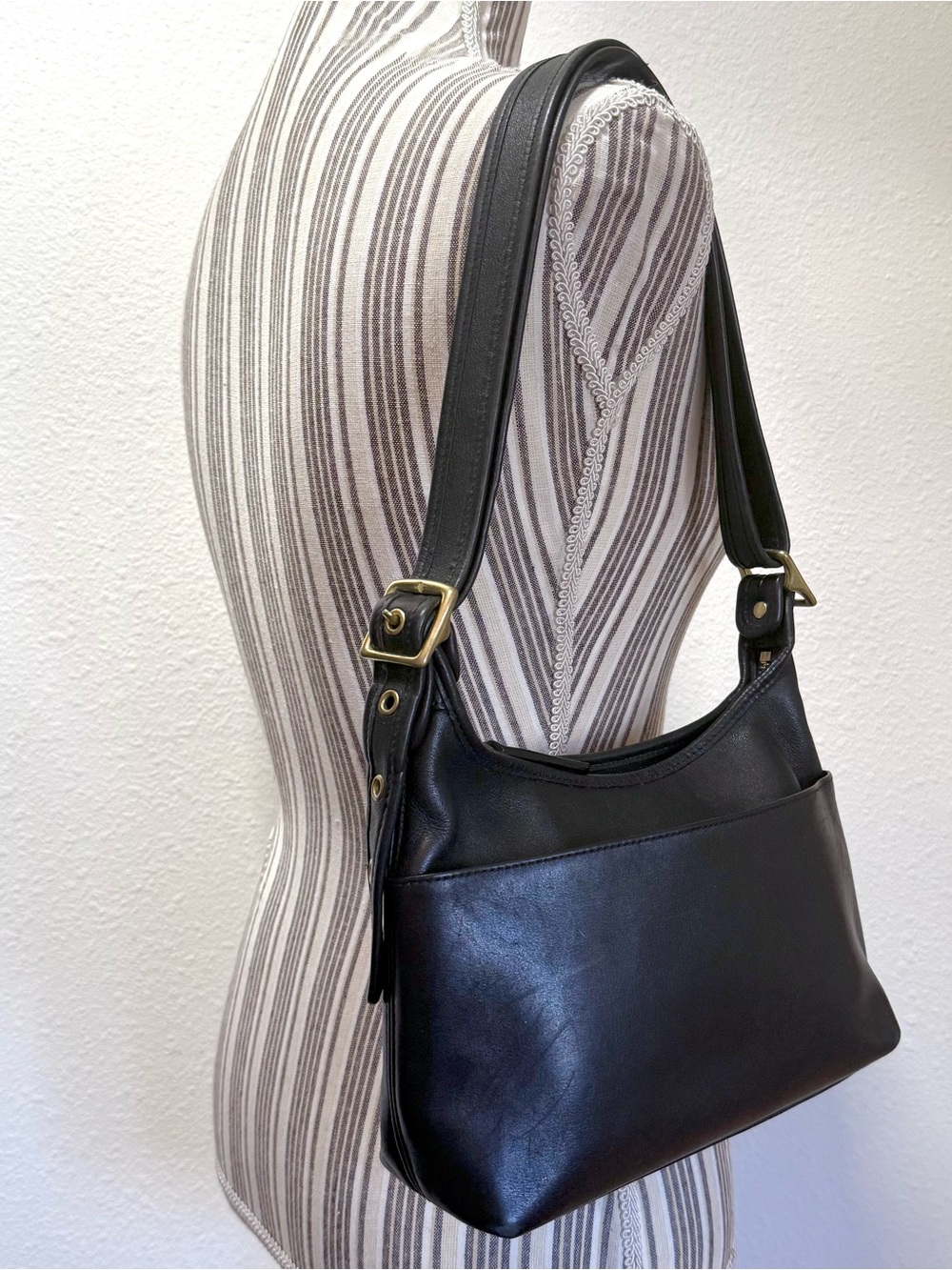 Vintage Coach 9136 Legacy Small Hobo Black Glove-Tanned Leather Shoulder Bag